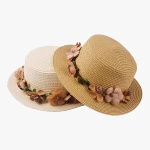 Chapeau De Paille Décoré De Fleurs