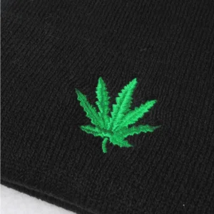 Bonnet Feuille De Cannabis